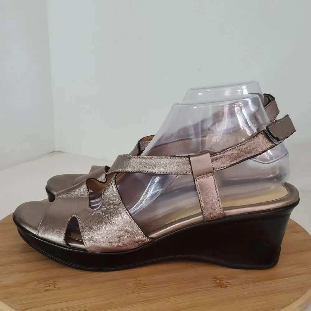 Naturalizer Villette Metallic Leather Bronze Wedge Heel Sandals Size 10W